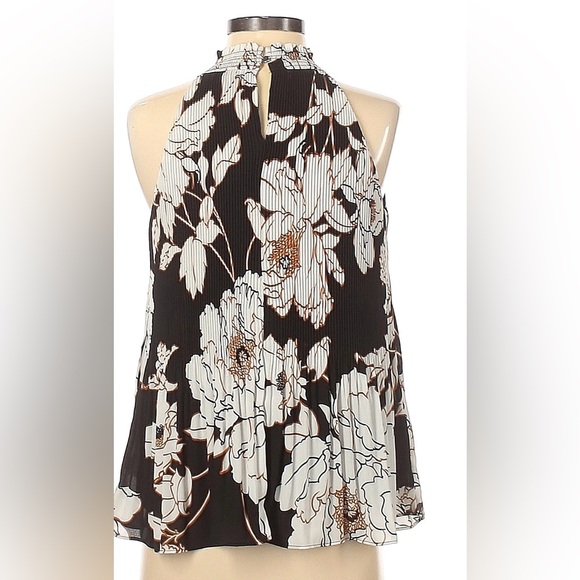 APT. 9 Pleated Floral Tank Top - Small - Picture 2 of 4